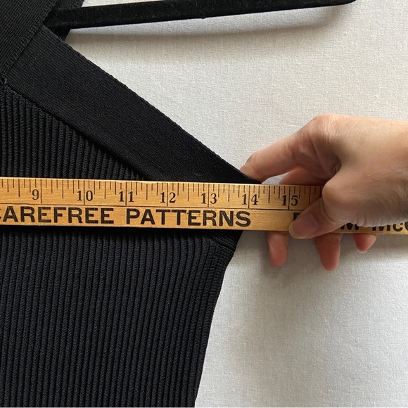 Aritizia Babaton Sculpt Knit Criss Cross Bodycon Dress Black Sz XXS - Picture 9 of 11